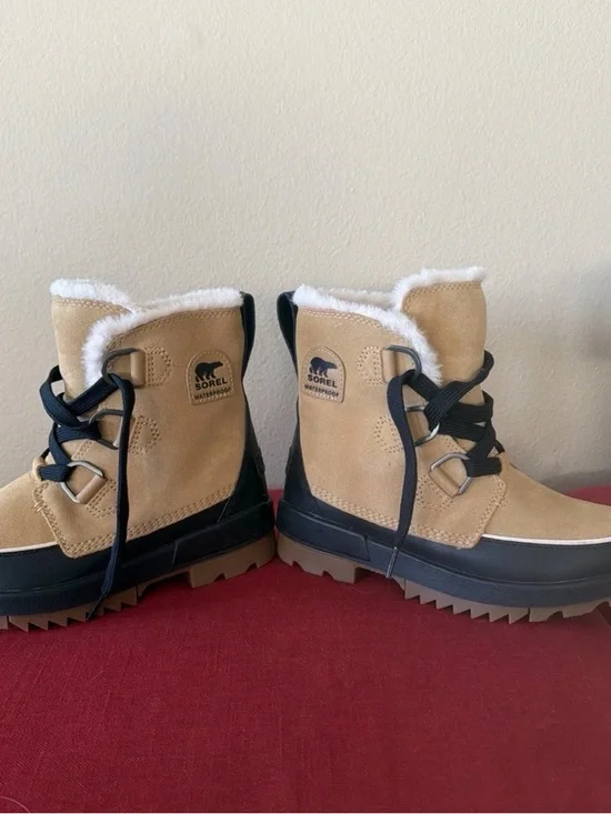 Sorel Beige Tan Winter Rain Boots with Black Soles - Picture 2 of 6